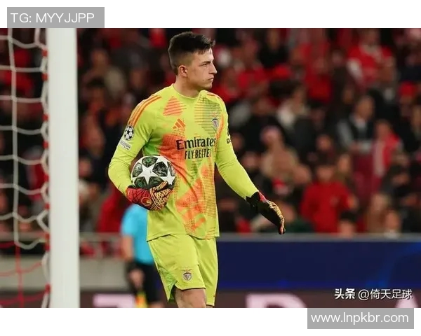 足球明星巴拉古的传奇之路与他对足球的无限热爱与奉献