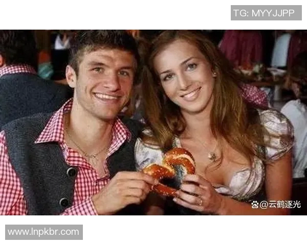 足球明星的妻子米娜揭示家庭生活背后的真实故事与挑战