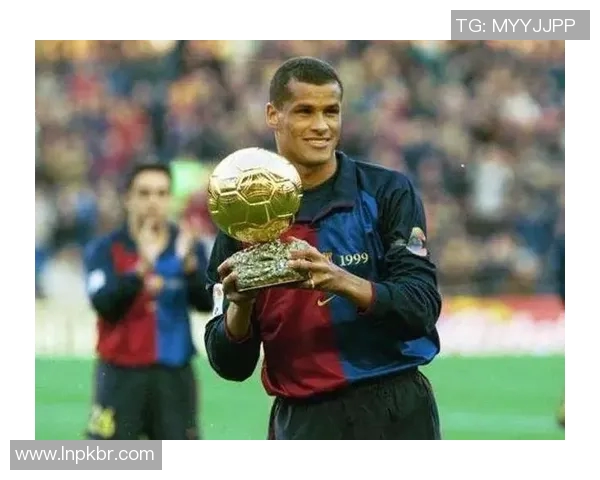 只用右脚踢球的传奇足球明星们的精彩瞬间与成就回顾